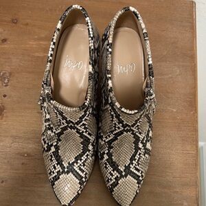 Impo Onyx Beige and Black Snakeskin Loafers